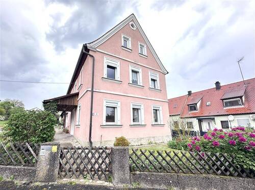 Ansicht Osten - 8 Zimmer Einfamilienhaus zur Miete in Oberdachstetten