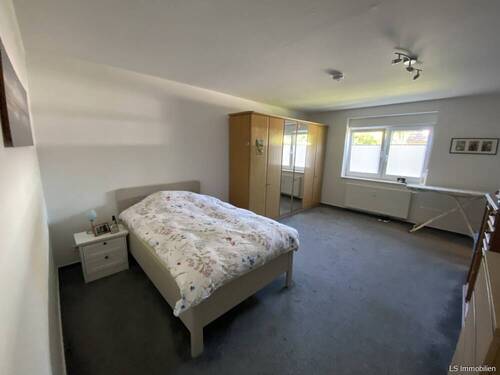 Schlafzimmer - Etagenwohnung mit 85,60 m&sup2; in Bad Zwischenahn zur Miete