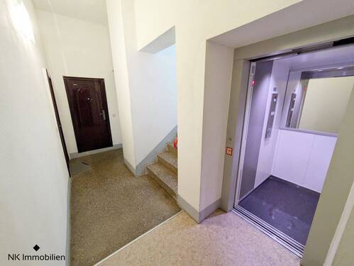 Treppenhaus/Aufzug - Etagenwohnung mit 88,00 m&sup2; in Chemnitz zur Miete