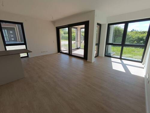 Musterbild Foto Ess- und Wohnzimmer EG - Etagenwohnung mit 86,00 m² in Flensburg zur Miete