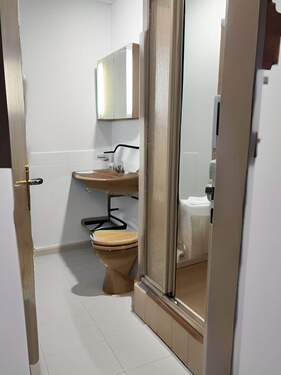 Badezimmer - vorher KI Bsp. - 