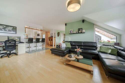 Großzügiger Wohnbereich - 3 Zimmer Etagenwohnung in Kelkheim (Taunus)