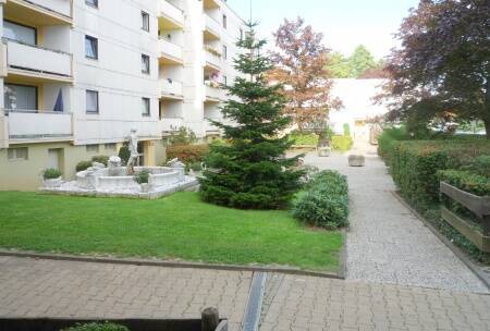 Bild 1 - Helle Eigentumswohnung mit Balkon und eigenem Stellplatz.