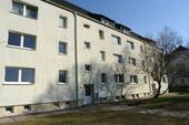 Hausansicht - DACHGESCHOSSWOHNUNG in beliebter LAGE