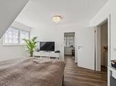 Blick zur Ankleide - 