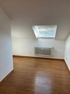 Schlafzimmer/Kinderzimmer/Büro - 