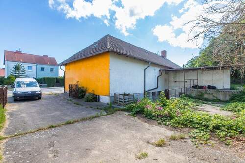 Hausrückseite mit Rampe - 