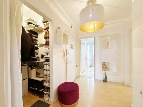 Diele mit Abstellraum - 