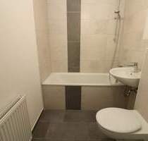 Schaumparty im modernen Wannenbad...helle 3-RW mit Wanne u. Balkon!!! - Freiberg