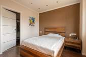 Schlafzimmer 2 mit Ankleide - 