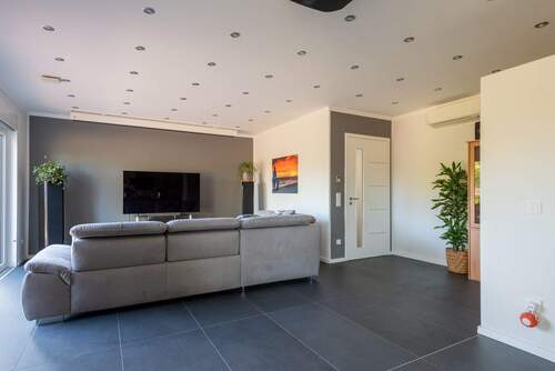 Wohnen - Mehrfamilienhaus, Wohnhaus mit 450,00 m&sup2; in Berlin zum Kaufen