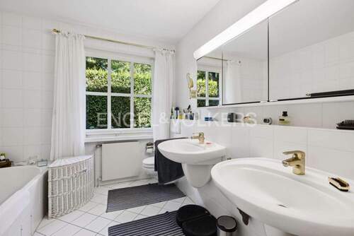 Vollbad im Erdgeschoss - 