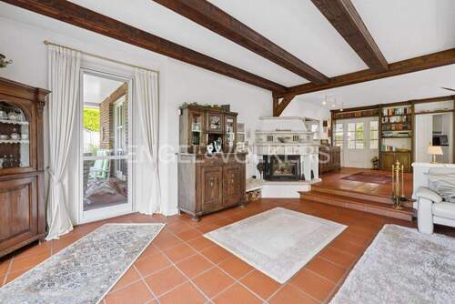 Weitere Ansicht Wohnbereich mit Kamin - 