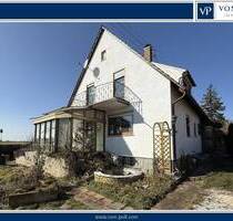 Sanierungsbedürftige Immobilie mit Garage und viel Potenzial in Ortsrandlage - Harburg / Hoppingen