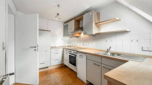 2. OG Küche 1 - Maisonette-Wohnung mit ausgebautem Spitzboden und viel Tageslicht