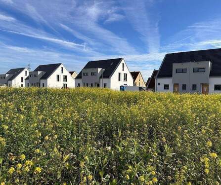 DHH Waldstr. - 5 Zimmer Doppelhaushälfte zum Kaufen in Möhrendorf