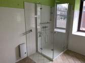 Bad mit Dusche Wohnung EG - 