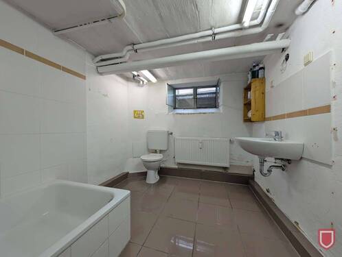 Duschbad im Keller - 