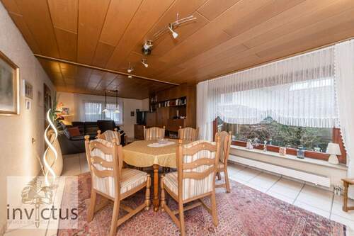 Essbereich mit Blick in den Garten - 6 Zimmer Einfamilienhaus in Heilbronn