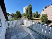 Balkon - Helle Dachwohnung mit Balkon EBK und PKW-Stellplatz!