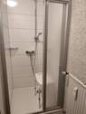 Bad mit Dusche - 