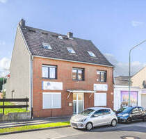 Großes, freistehendes Einfamilienhaus mit Einliegerwohnung und Garage in Siersdorf - Aldenhoven