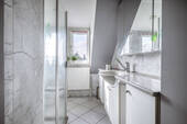 Badezimmer Dachgeschoss - 