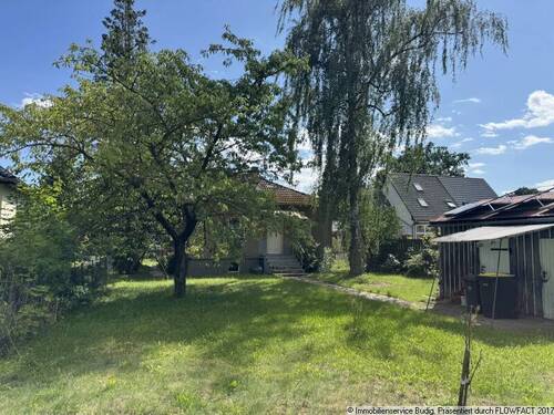 Blick aus dem Garten zum Haus - Einfamilienhaus mit 67,60 m² in Eggersdorf zum Kaufen