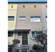 EinfamilienhausReihenmittelhaus mit Garten in FrankfurtMain (DornbuschEschersheim)