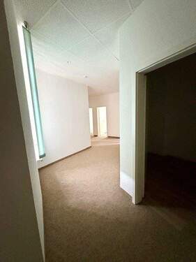 Flur 2 - Büro mit 157,00 m&sup2; in Altenburg zur Miete