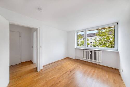 Schlafzimmer - 2 Zimmer Etagenwohnung zum Kaufen in München