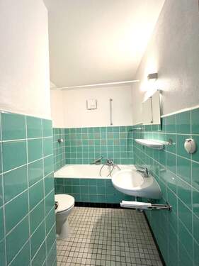 Innenliegendes Badezimmer - 3 Zimmer Etagenwohnung in Göttingen