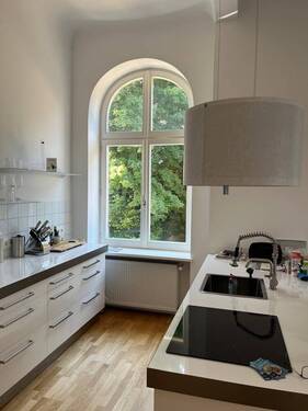Großzügige offene Küche - 2 Zimmer Etagenwohnung in Saarbrücken / Alt-Saarbrücken