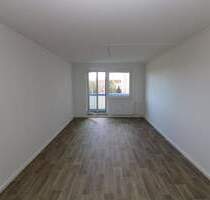 4-Raum-Wohnung mit Aufzug, Wanne u. Balkon...einfacher gehts nicht!!! - Freiberg