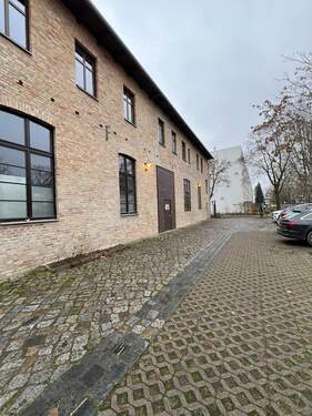 Halle, Hofgebäude - 