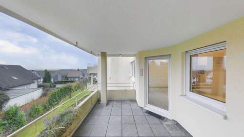 Balkon - Helle und freundliche Wohnung mit Blick über Leichlingen und 2 Stellplätzen