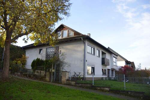 Aussenfront 2 - 7 Zimmer Mehrfamilienhaus, Wohnhaus in Remchingen- Nöttingen