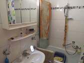 Badezimmer mit Wanne - 