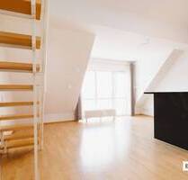 Mitten in der schönen Rosenau! Ganz oben über 2 Etagen mit Sonnenbalkon! - Nürnberg