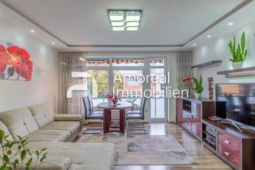 Modernisiert mit großer Loggia - Elmshorn 