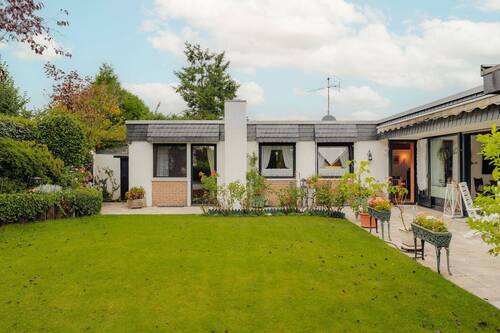 Rückansicht - Familienfreundlicher Bungalow in Rösrath