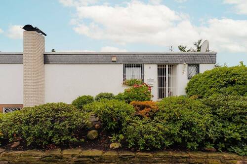 Hausansicht - 5 Zimmer Bungalow in Rösrath