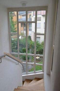 Treppenaufgang zum 1.OG - Mehrfamilienhaus, Wohnhaus in Schweinfurt