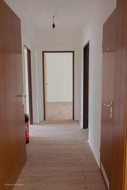 Diele - 3 Zimmer Etagenwohnung zum Kaufen in Unterhaching