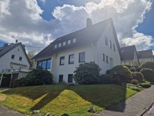 Seitenansicht - 7 Zimmer Einfamilienhaus in Siegen / Geisweid