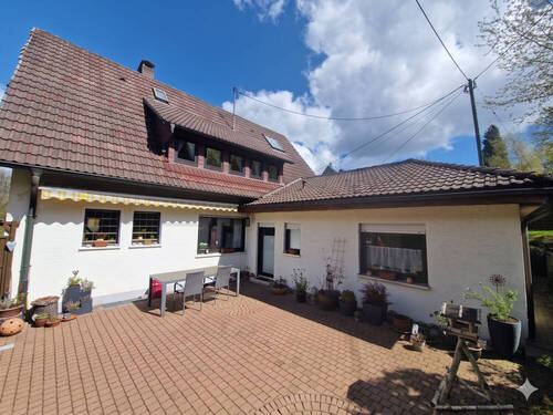 Rückansicht mit Anbau - Einfamilienhaus mit 190,00 m&sup2; in Siegen / Geisweid zum Kaufen