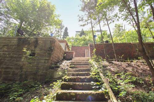 Zugang zum Pool - 