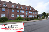 Hausansicht - Saniert & vermietet: 2-Zimmer-Wohnung im Zentrum von Heide - ideal für Anleger