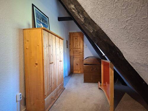 Flur im DG mit Blick zum Schlafzimmer - 