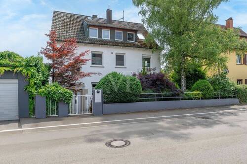 Hausansicht - 1 Zimmer Mehrfamilienhaus, Wohnhaus zum Kaufen in Stuttgart / Stammheim